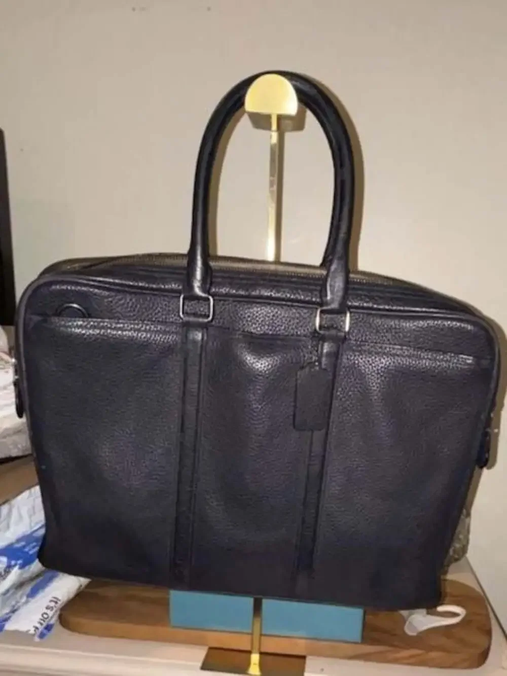 2013 coach pebbled black leather shoulder bag good condition